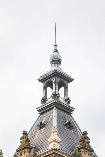 Vista tradicional de los edificios arquitectónicos techos en Holanda — Foto de Stock