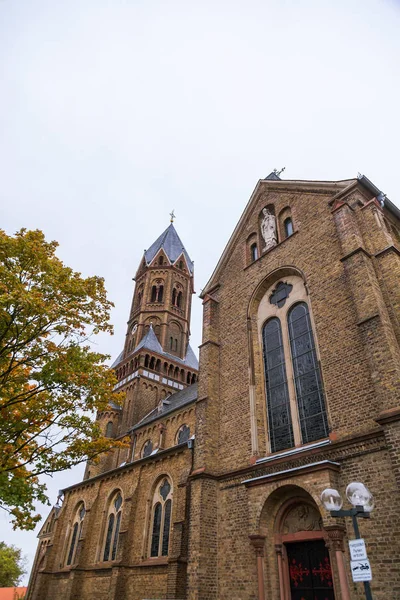 Arquitectura tradicional de la catedral gótica en Europa — Foto de Stock