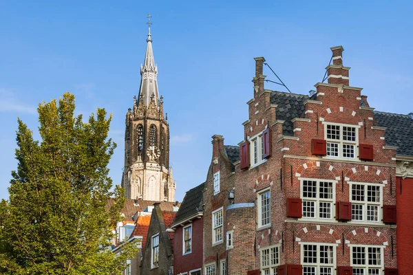 La vista de la catedral gótica en Delft — Foto de Stock