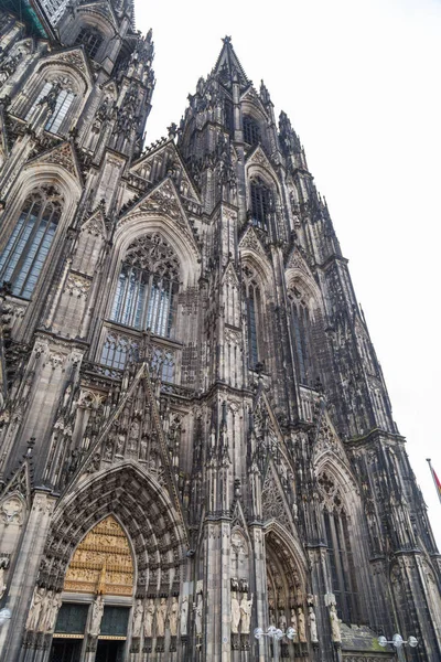 Vue de la cathédrale de Koln dans la vieille ville, Allemagne Photo De Stock