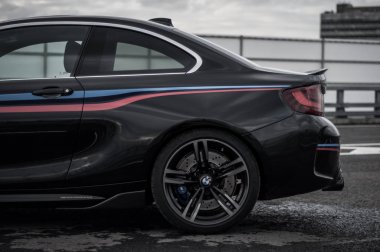 Rusya, Moskova - 24 Eylül 2016. BMW M2 spor araba ile performans paketi, ön görünüm