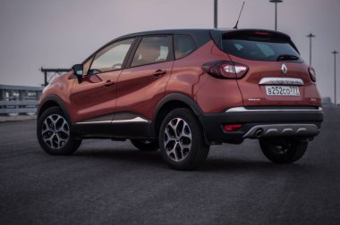 Rusya, Moskova - 25 Temmuz 2016. Renault Kaptur / Captur crossover Araba, ön görünüm