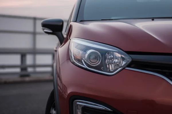 Rusya, Moskova - 25 Temmuz 2016. Renault Kaptur / Captur crossover Araba, ön görünüm