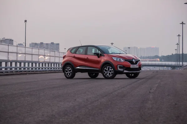 Rusia Moscú Julio 2016 Renault Kaptur Captur Crossover Car Vista — Foto de Stock