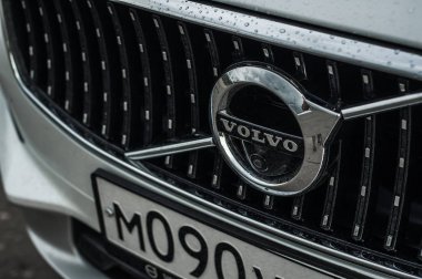 Moskova, Rusya - 3 Mayıs, 2017 Volvo V90 çapraz ülke, ön görünümü. Yeni Volvo V90 Cross Country testi. Bu arabada Awd Suv iş sınıfı bir salon. D4 motoru.