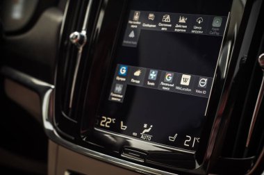 Moskova, Rusya - 3 Mayıs, 2017 Volvo V90 çapraz ülke, iç görünüm. Yeni Volvo V90 Cross Country testi. Bu arabada Awd Suv iş sınıfı bir salon. D4 motoru.