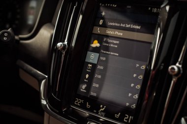 Moskova, Rusya - 3 Mayıs, 2017 Volvo V90 çapraz ülke, iç görünüm. Yeni Volvo V90 Cross Country testi. Bu arabada Awd Suv iş sınıfı bir salon. D4 motoru.