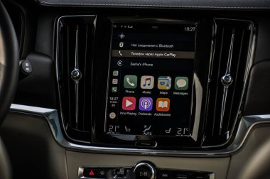 Moskova, Rusya - 3 Mayıs, 2017 Volvo V90 çapraz ülke, iç görünüm. Yeni Volvo V90 Cross Country testi. Bu arabada Awd Suv iş sınıfı bir salon. D4 motoru.