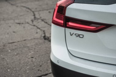 Moskova, Rusya - 3 Mayıs, 2017 Volvo V90 çapraz ülke, ön görünümü. Yeni Volvo V90 Cross Country testi. Bu arabada Awd Suv iş sınıfı bir salon. D4 motoru.