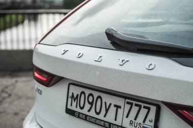 Moskova, Rusya - 3 Mayıs, 2017 Volvo V90 çapraz ülke, ön görünümü. Yeni Volvo V90 Cross Country testi. Bu arabada Awd Suv iş sınıfı bir salon. D4 motoru.