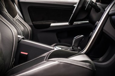 Moskova, Rusya - 20 Mayıs 2017 Volvo Xc60 Polestar, inerior görünümü. Yeni Volvo Xc60 Polestar testi. Bu arabada Awd kompakt crossover Suv. T6 motor.