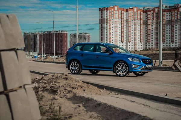 MOSCÚ, RUSIA - 20 DE MAYO DE 2017 VOLVO XC60 POLESTAR, vista frontal. Prueba del nuevo Volvo XC60 Polestar. Este coche es AWD SUV crossover compacto. Motor T6 . — Foto de Stock