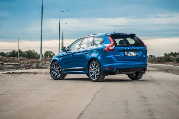 Moskau, russland - 20. Mai 2017 volvo xc60 polestar, frontansicht. Test des neuen Volvo xc60 polestar. Dieses Auto ist ein sehr kompakter Crossover-Geländewagen. t6-Motor. — Stockfoto