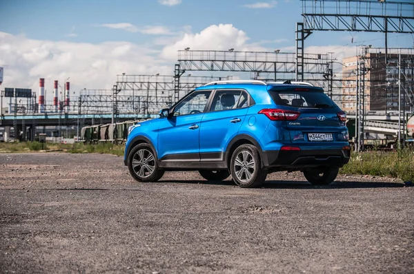 Moskova, Rusya - 25 Haziran 2017 Hyundai Creta / Hyundai ix25, ön görünümü. Yeni Hyundai Creta test / Hyundai ix25. Bu arabada 4wd kompakt crossover Suv. 2.0