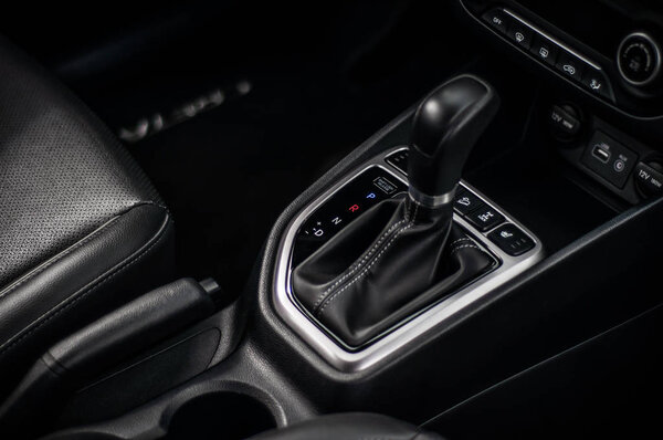 МОСКВА, РОССИЯ - 25 июня 2017 года Hyundai Creta / Hyundai ix25, вид изнутри. Тест нового Hyundai Creta / Hyundai ix25. Это полноприводный компактный кроссовер SUV. 2.0
