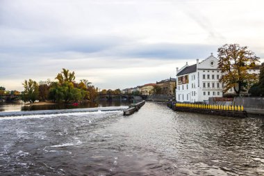 Güzel Pencerelerimiz Vltava Nehri | Prague, Çek Cumhuriyeti, Avrupa'nın sonbahar