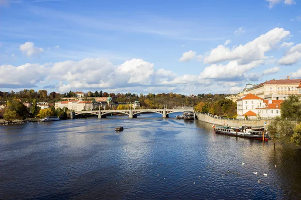 Atemberaubender Flussblick Herbst Prag Tschechische Republik Europa — Stockfoto