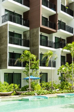 kat mülkiyeti ve Yüzme Havuzu hayat modern şehir şehir halkının