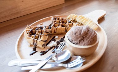 Belçika waffle meyve ve çikolata, orman meyve, tüm ev ile