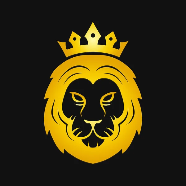 Cabeza de un logotipo de león coronado feroz de oro — Vector de stock