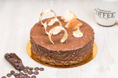 Masada bisküvi halkaları ile pasta