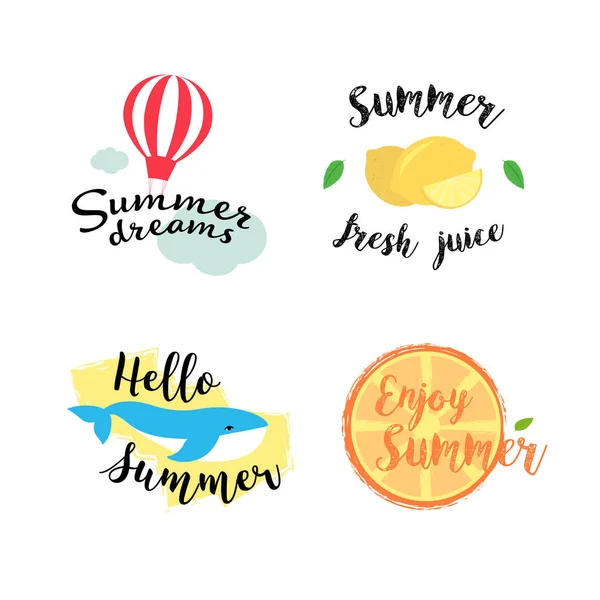 Etiquetas de verano, logotipos, etiquetas dibujadas a mano y elementos establecidos para vacaciones de verano, viajes, vacaciones en la playa, sol. Ilustración vectorial . — Vector de stock