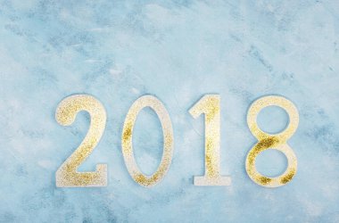 Lüks parlak numaraları altın parlak parlak mavi zemin üzerine yapılan 2018. Yeni yıl kavramı. Metin alanı