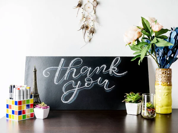 Creative White Blue Chalk Lettering Thank You Chalkboard Table Plants — Stock Photo, Image