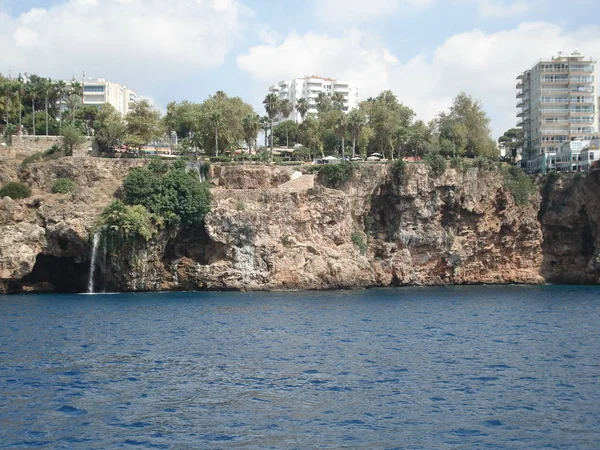 Dağlar. Türkiye'deki dağlar. Antalya. Deniz. — Stok fotoğraf