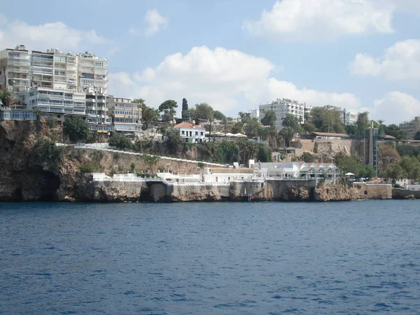 Dağlar. Türkiye'deki dağlar. Antalya. Deniz. şelale. — Stok fotoğraf