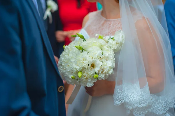 Joven pareja de boda —  Fotos de Stock