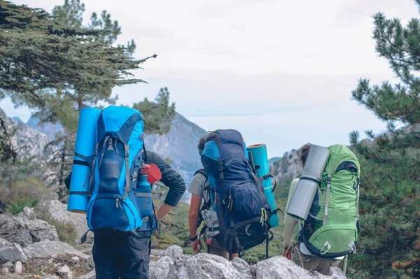 Turisti in cerca di montagne in Turchia — Foto Stock