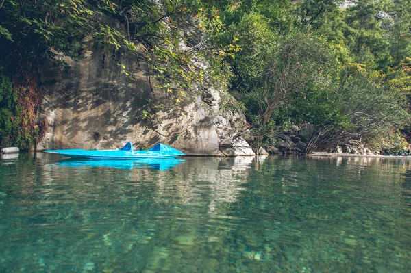 Un solo kayak en el cañón —  Fotos de Stock