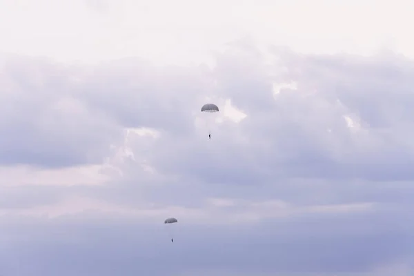 Skydiver no céu — Fotografia de Stock