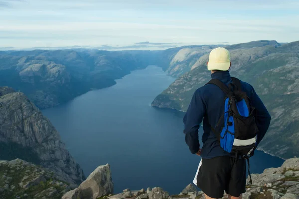 Noruega é um país de paisagens e natureza — Fotografia de Stock