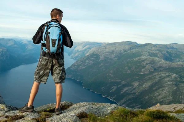 Norveç manzaralar ve doğa bir ülkedir