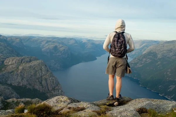 Noruega es un país de paisajes y naturaleza — Foto de Stock
