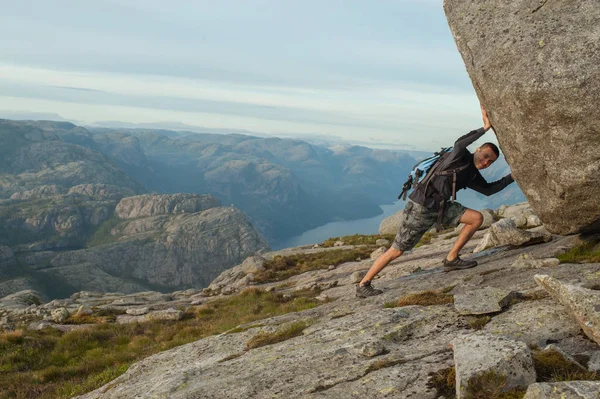 Noruega é um país de paisagens e natureza — Fotografia de Stock