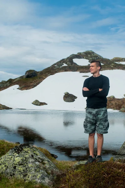 Norveç manzaralar ve doğa bir ülkedir