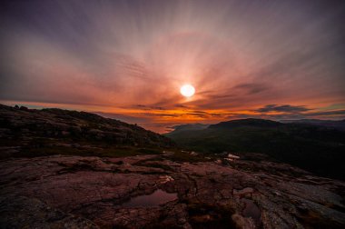 Norveç'te güzel gün batımı
