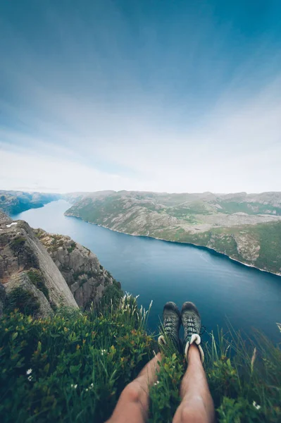 Části těla mezi horami — Stock fotografie