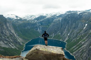Trolltunga Norveç'te muhteşem güzelliktir