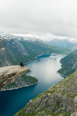 Trolltunga Norveç'te muhteşem güzelliktir
