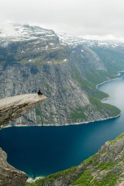 Trolltunga Norveç'te muhteşem güzelliktir