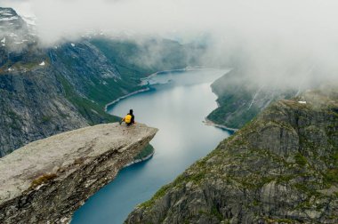Trolltunga Norveç'te muhteşem güzelliktir
