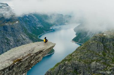 Trolltunga Norveç'te muhteşem güzelliktir
