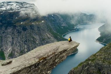 Trolltunga Norveç'te muhteşem güzelliktir
