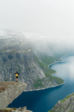 Trolltunga Norveç'te muhteşem güzelliktir