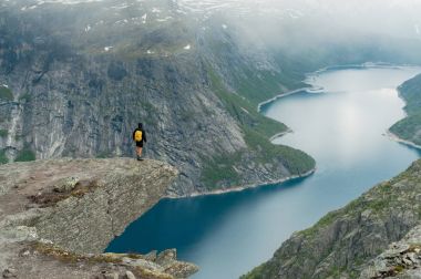 Trolltunga Norveç'te muhteşem güzelliktir