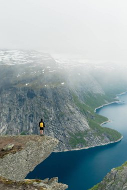Trolltunga Norveç'te muhteşem güzelliktir